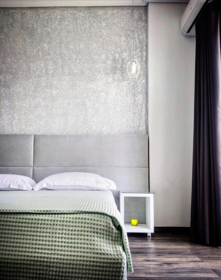 Joan 3* Sarandë