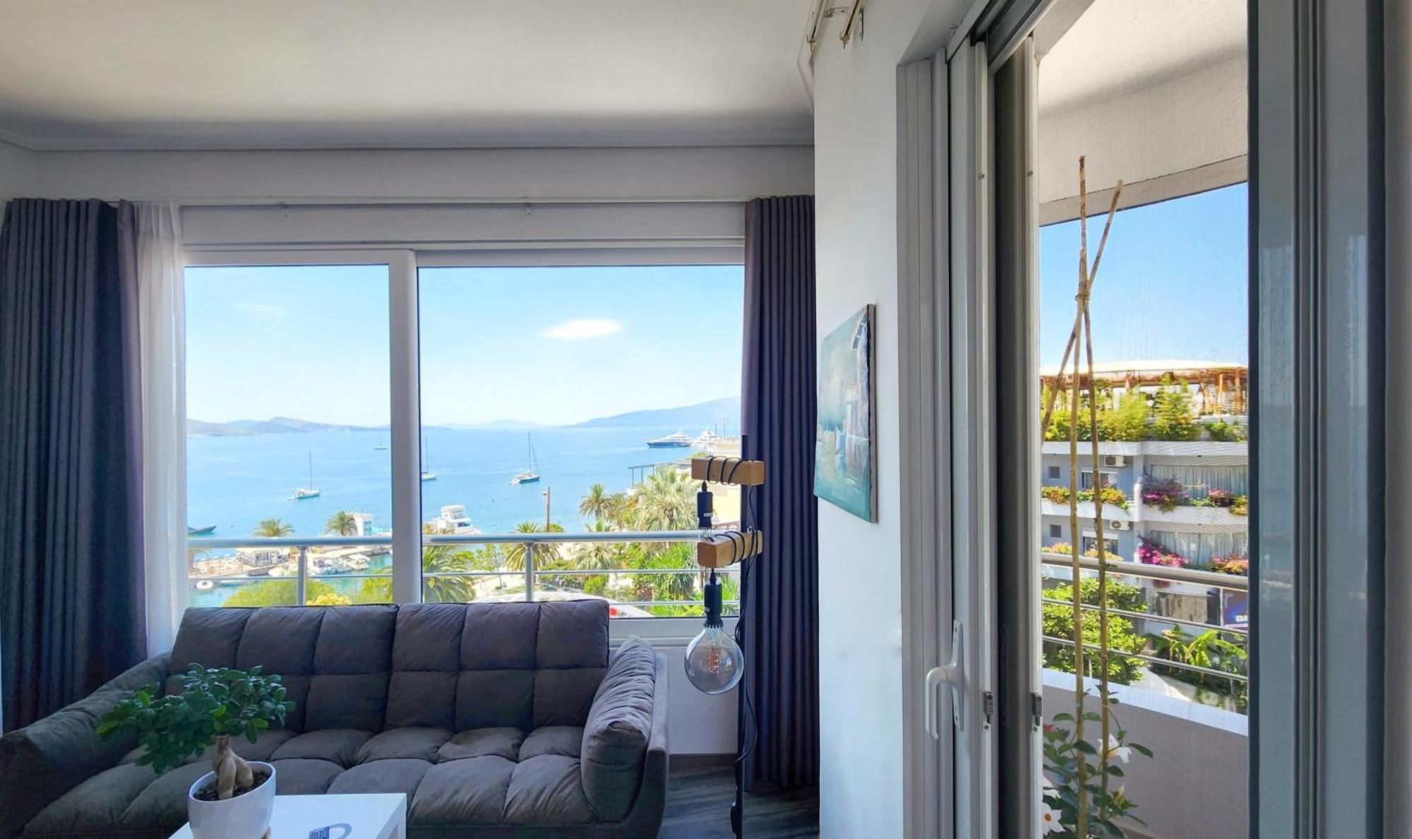 Joan Hotel 3*